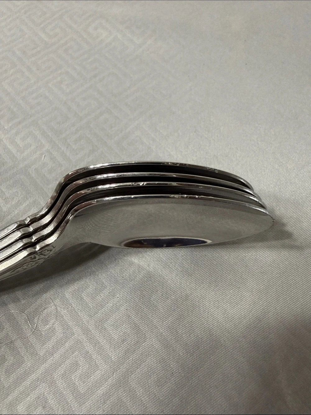 Oneida Stainless Flatware Renoir Pembrooke  Ornate Pierced Handle 20 Pc “READ”